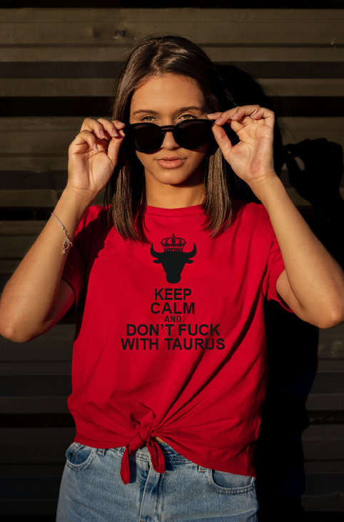 Restez calme et ne vous frottez pas au Taureau l Signe du zodiaque Taureau Faits sur l'équipe mondiale T-shirt l Sweat-shirt l Sweat à capuche