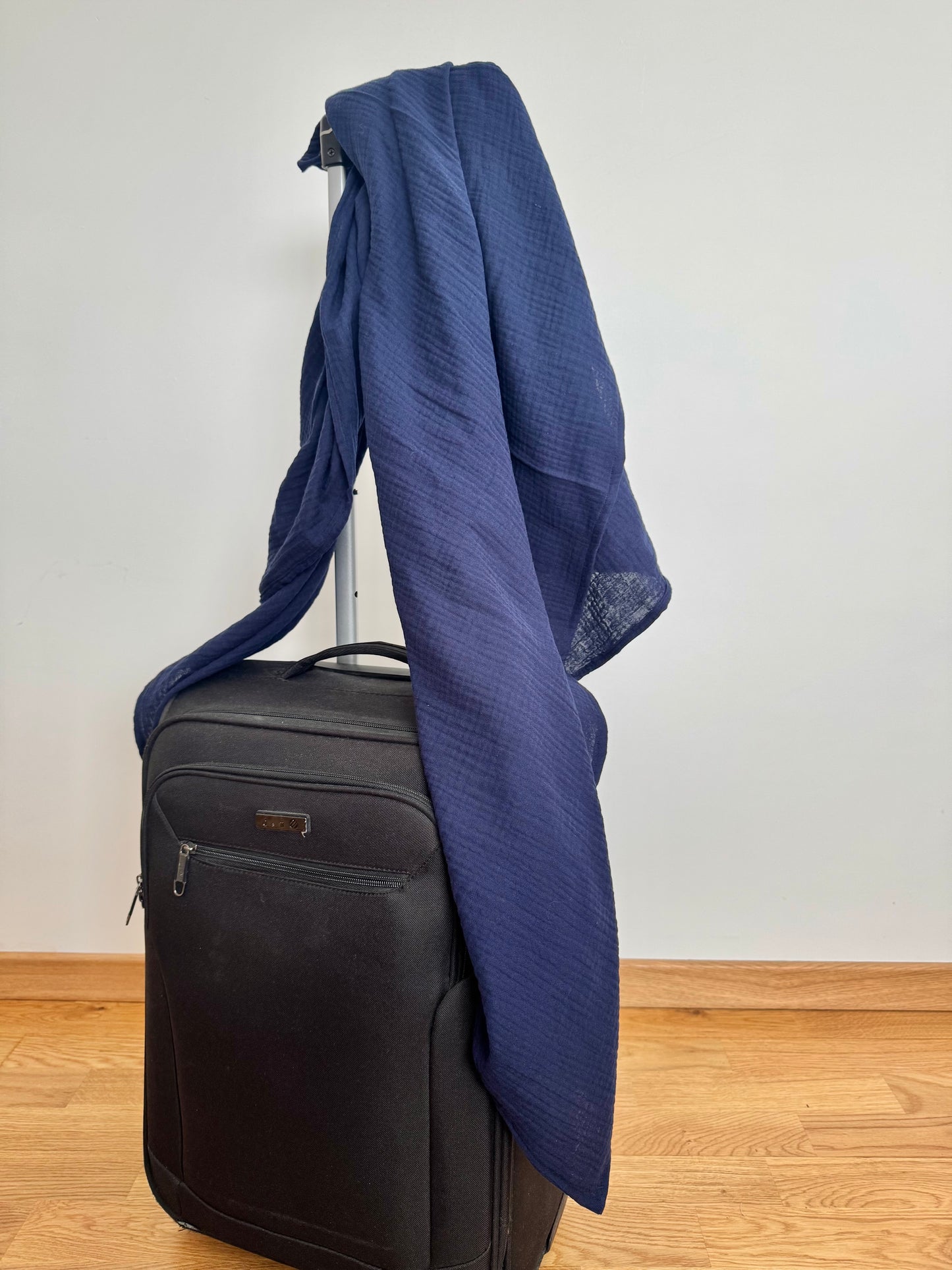 Tissu en mousseline de coton bleu marine