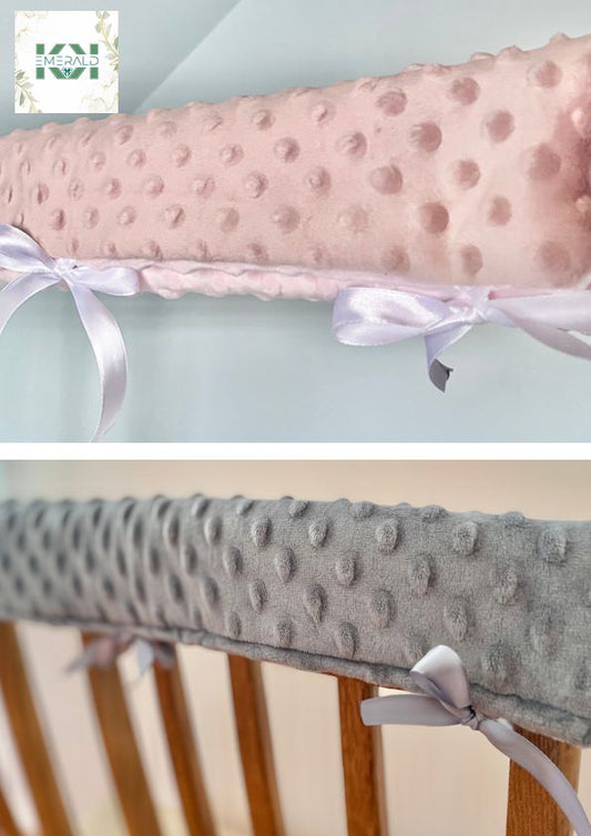 Housse de protection pour lit de bébé ou de tout-petit, tissu Minky doux avec rembourrage doux