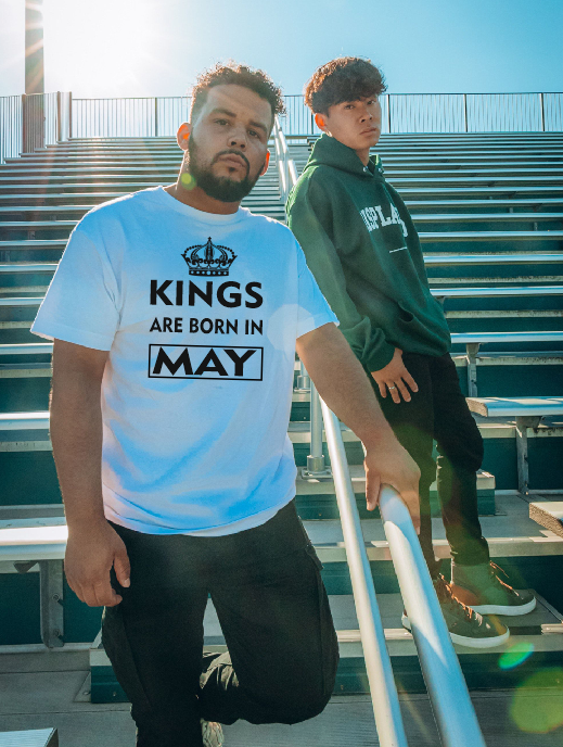 Los reyes nacen en abril, mayo, junio, julio, agosto, septiembre, octubre, noviembre, diciembre, enero, febrero, marzo Camiseta l Sudadera l Sudadera con capucha